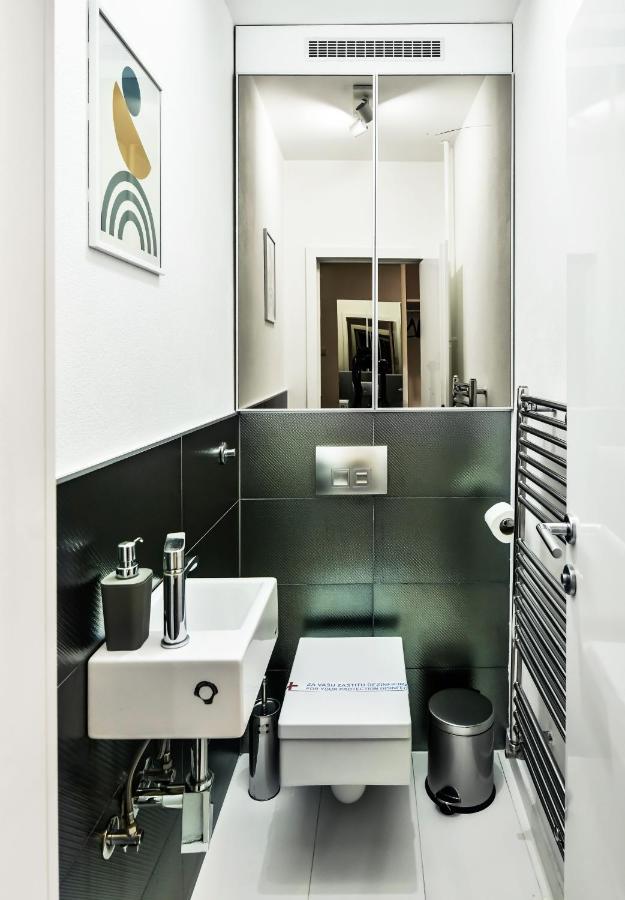 2 Bedroom Penthouse In City Center, Free Parking SJJ Exterior photo