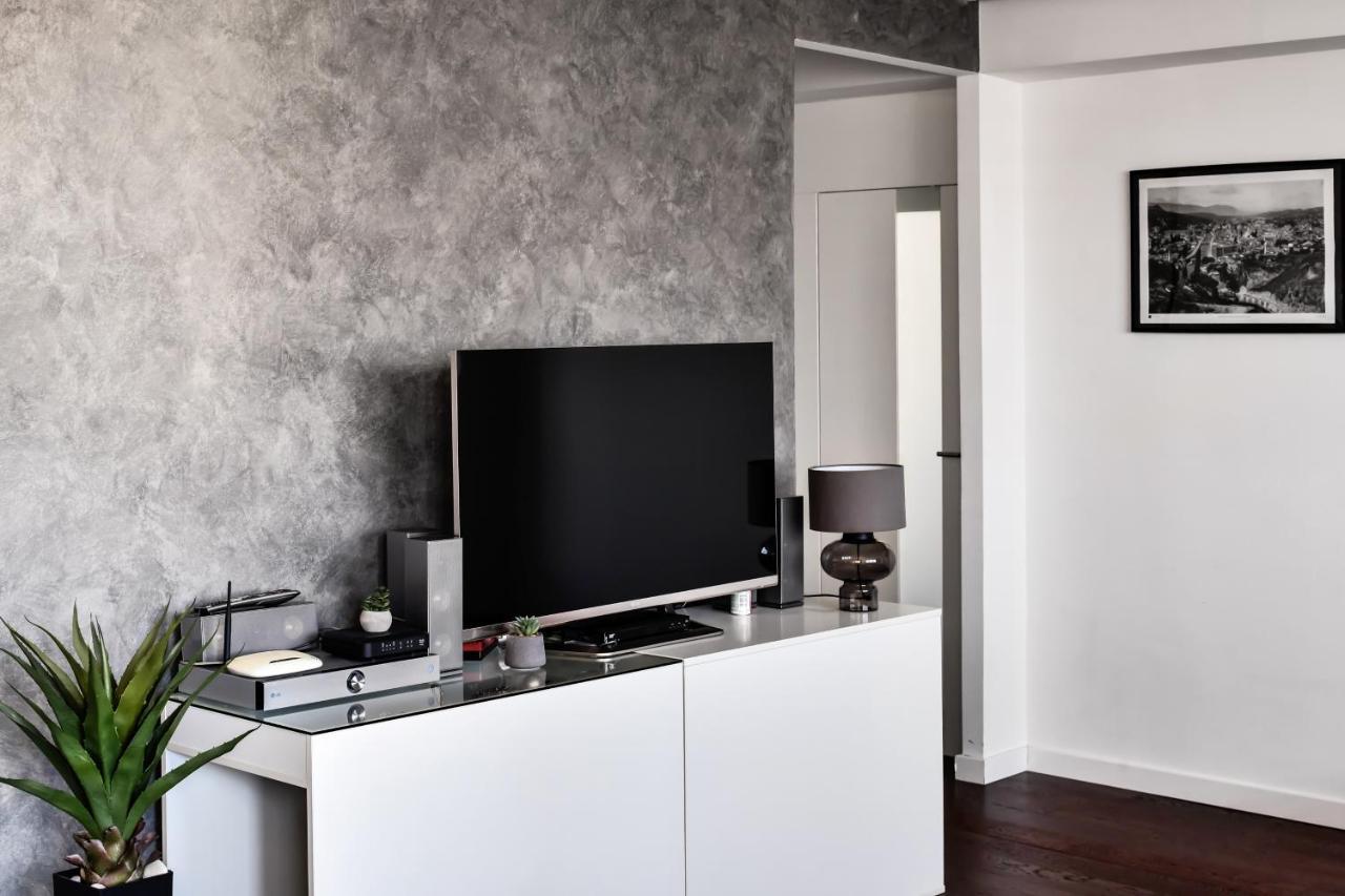 2 Bedroom Penthouse In City Center, Free Parking SJJ Exterior photo